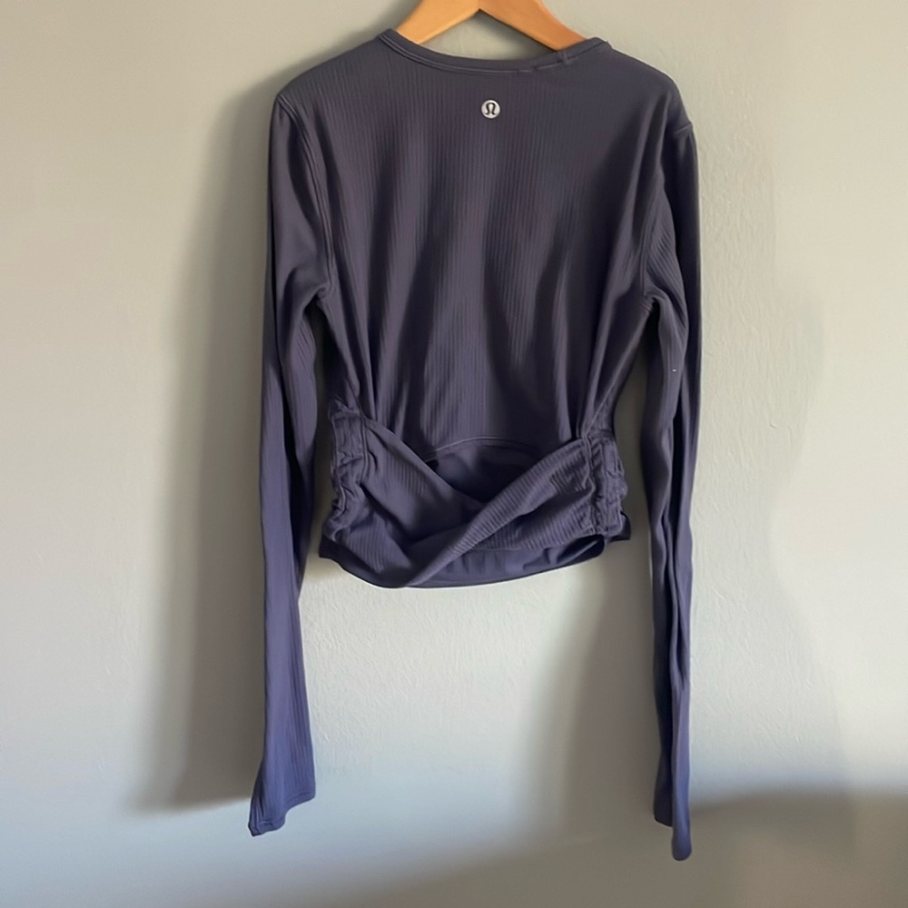 Lululemon top
